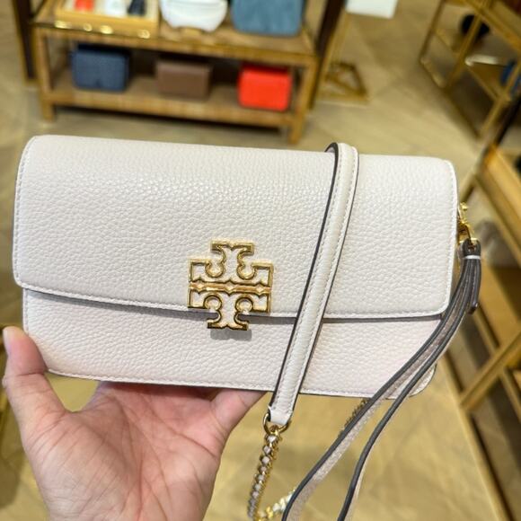 Best Price Tory Burch 141012 Britten Small Chain Wallet Wristlet DELICATE PINK - Picture 2 of 16